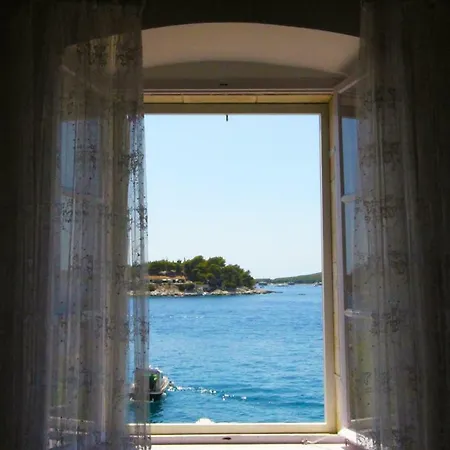 Seafront Pensionat Hvar Town